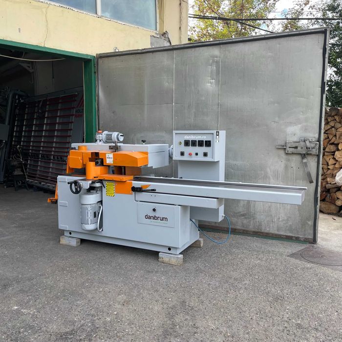 Masina de prelucrat pe 4 fete reconditionata