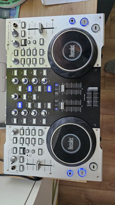 Mixer Hercules dj console 4-mx cu licență.
