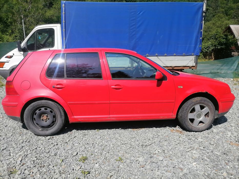 Vand golf 4 pentru dezmembrari