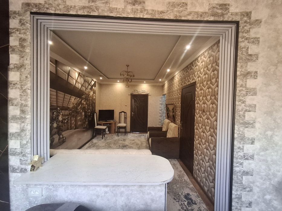 Продается 2 в 3 своя с мебелью,можно ипотеку