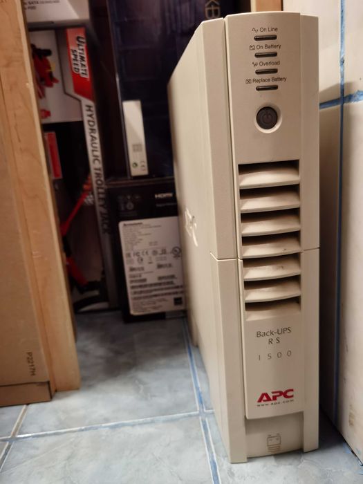 Back-Ups APC RS 1500VA 230V