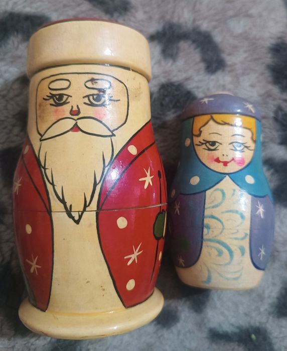 Продаю матрёшки дед мороз и снегурочка