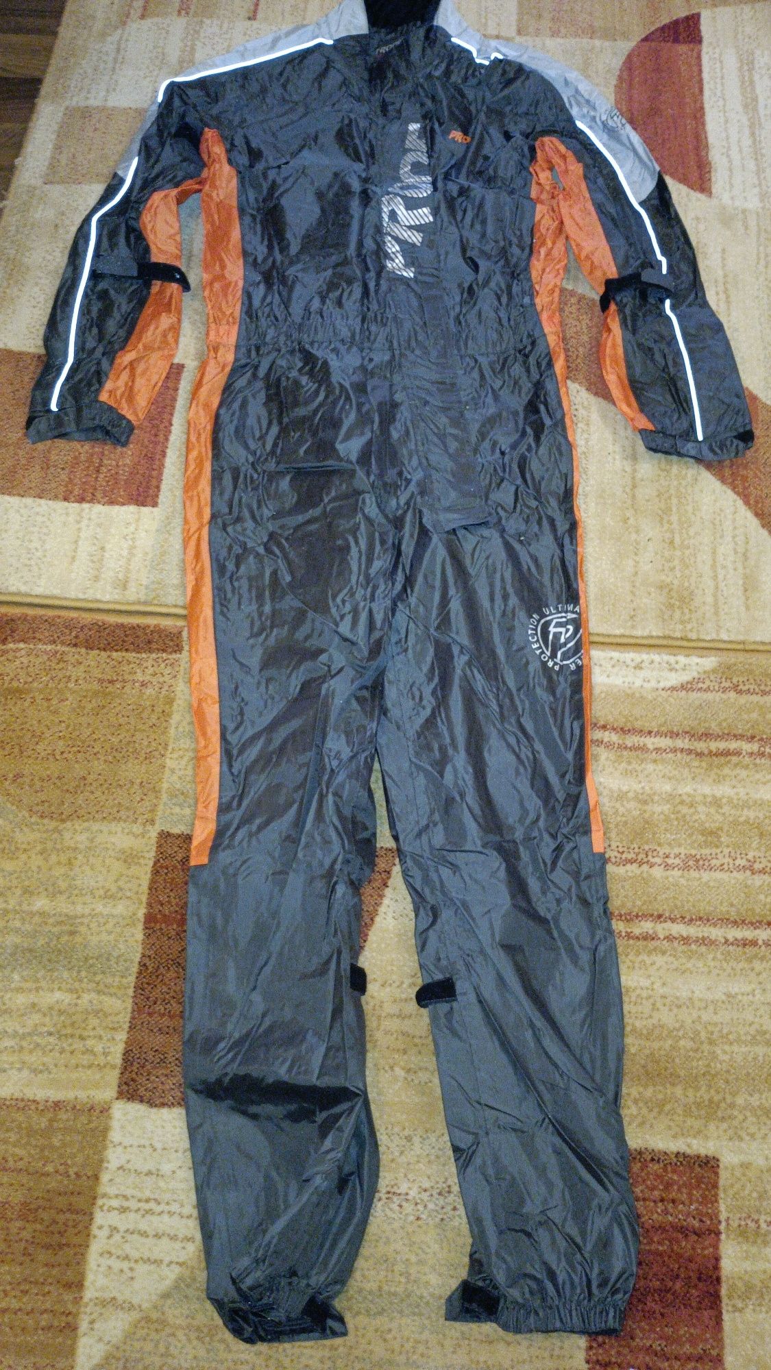 Costume de ploaia PROOF de la LOUIS (mărimea L si XXL)