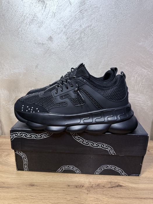 Versace chain reaction