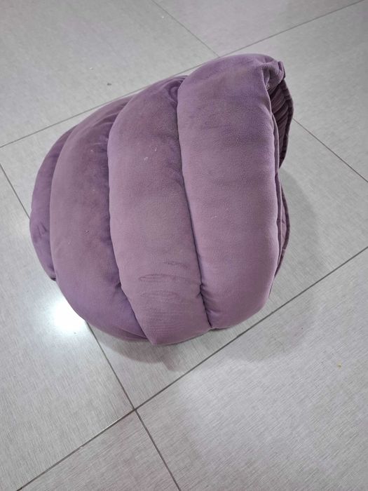 Лежанка-домик для кошек и маленьких пород собак, цвет фиолетовый