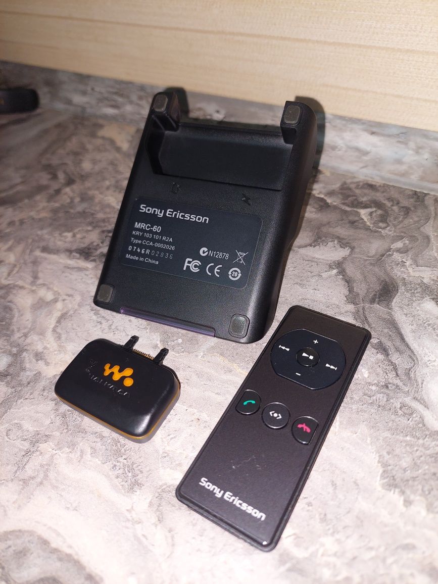 Sony Ericsson MRC - 60 cu Telecomanda