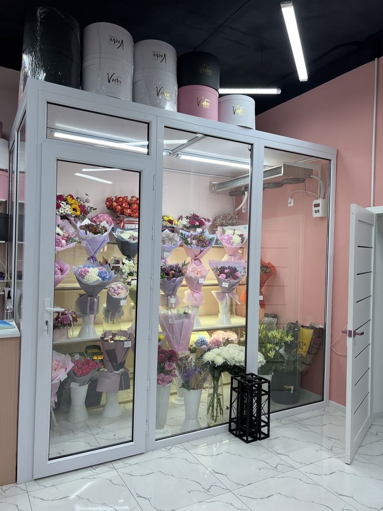 Холодильник для цветов , Цветочное оборудование