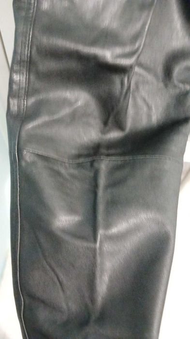 Мъжки черен панталон от естествена кожа