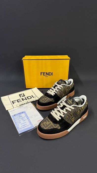 Adidasi Fendi unisex 
Premium piele 
36-46

1450 lei