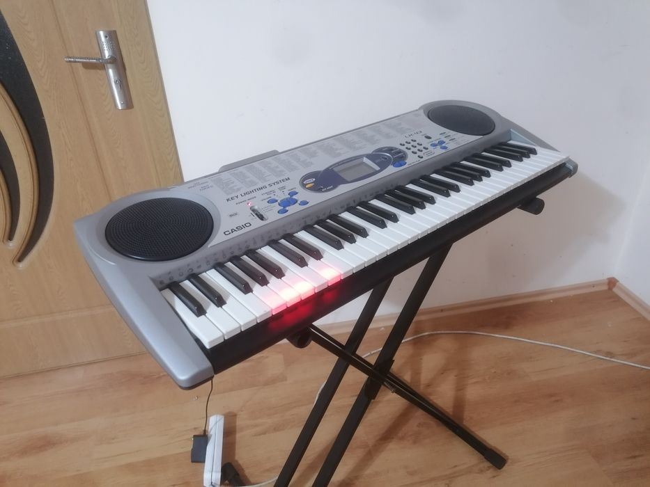 CASI0 LK-43  pian clape iluminate