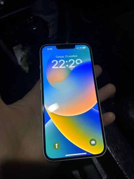 iphone 13 в отличном состояний