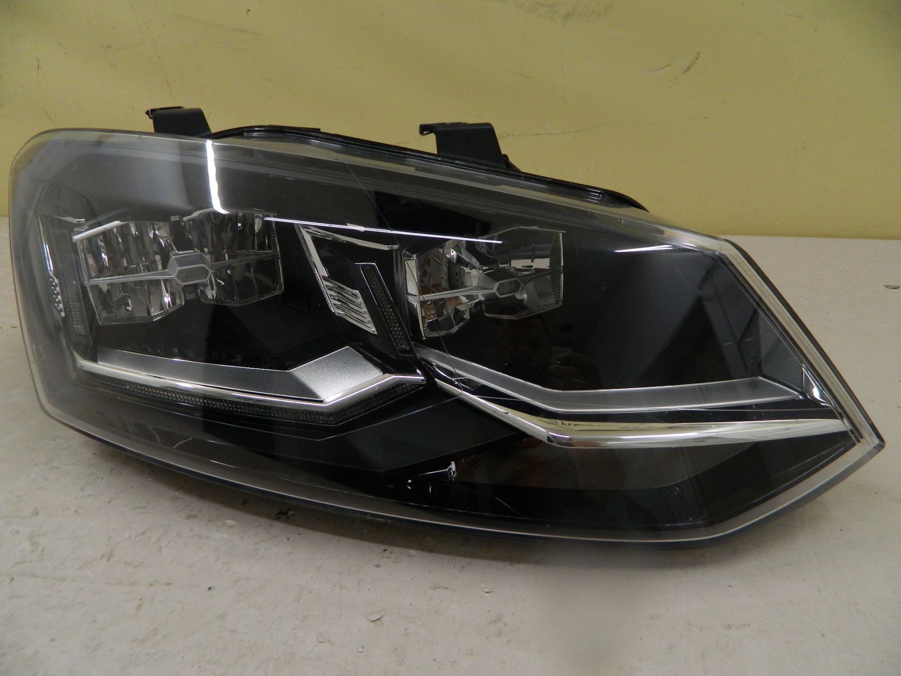 Far dreapta VW Polo 6C LED, 2013, 2014, 2015, 2016, 2017, cod origine 6C1941036.