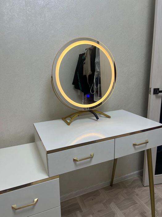 Туалетный столик