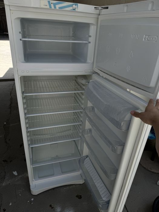 Xaladelnik indesit