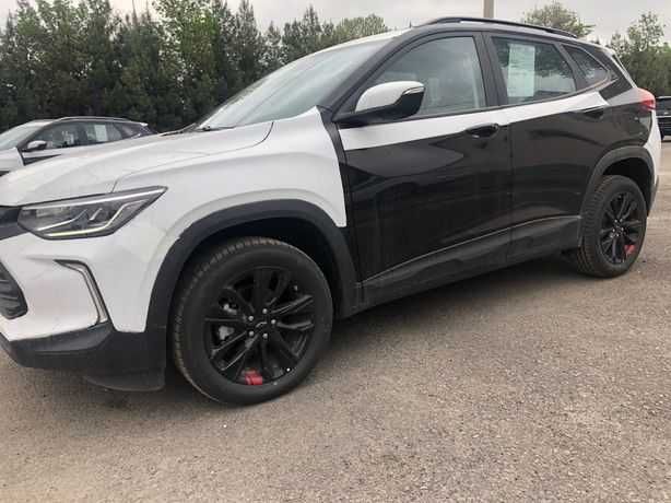 Tracker 2 Red Line 2025 Qora