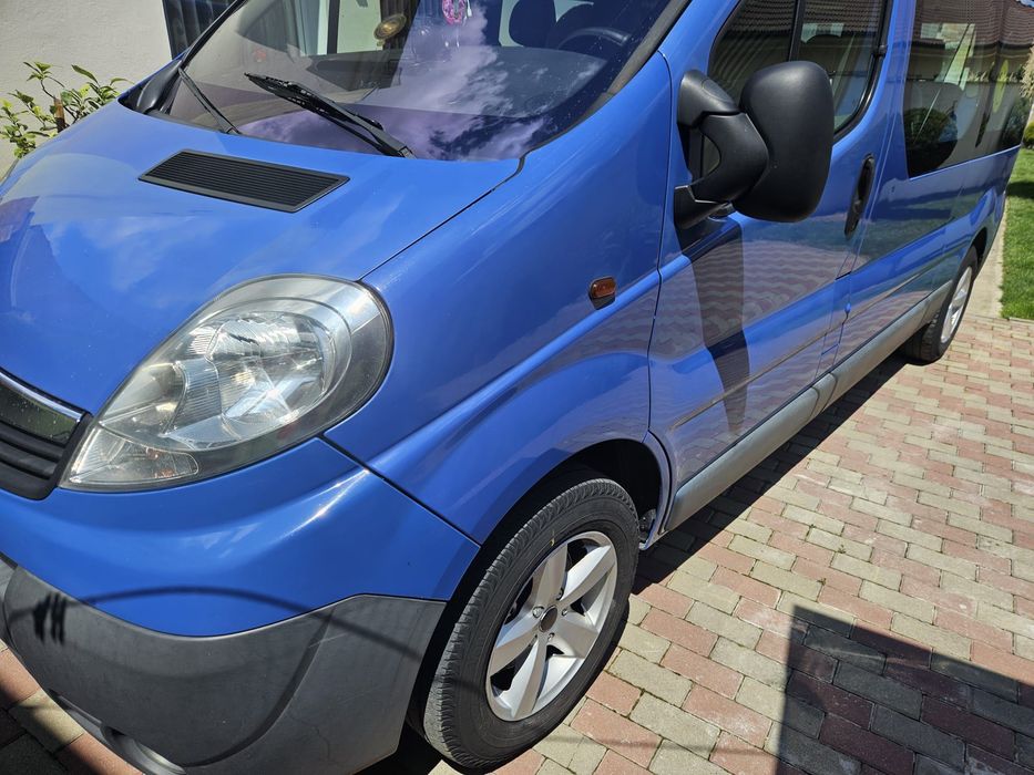 Opel Vivaro 8+1 L2H1