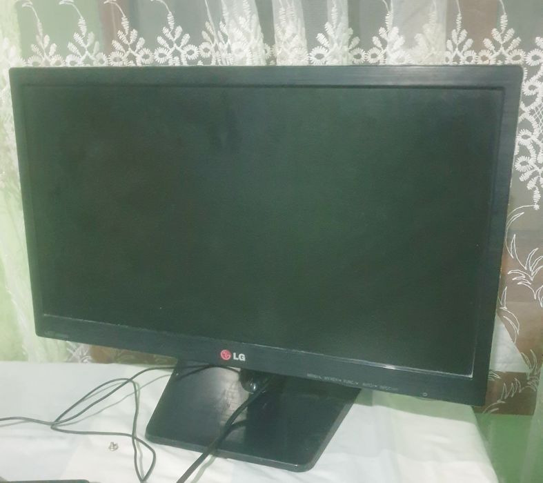 19 manitor 4 dona qolgan