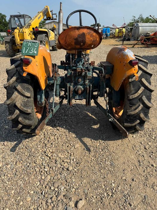 Tractoras Italia Tractor Fiat 450 3 cilindri 45CP Fiat 250 recent adus