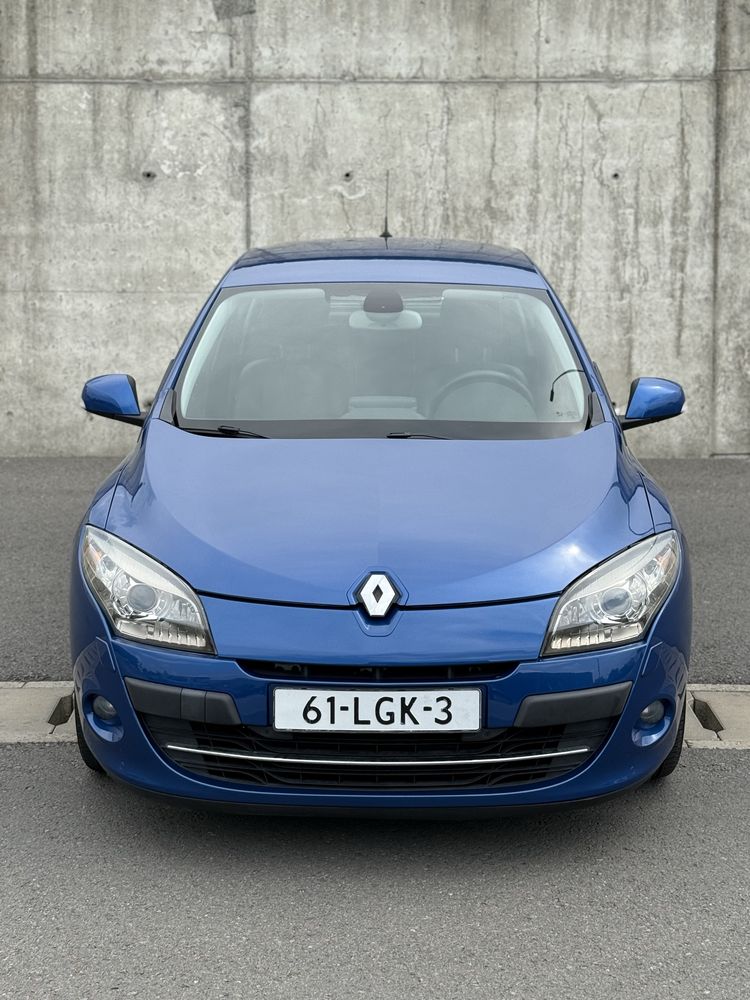 Renault Megane 3 Hatchback 1.9 131cp euro 5 full option!
