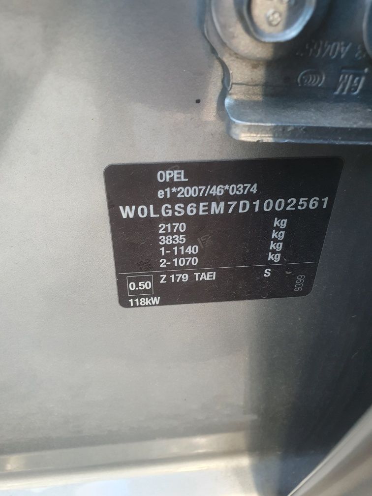 Dezmembrez Opel Insignia 2.0 diesel Automat
