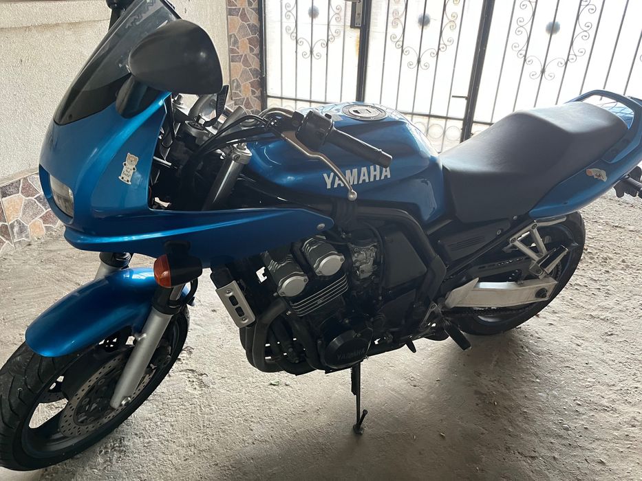 Yamaha Fazer Fzs600