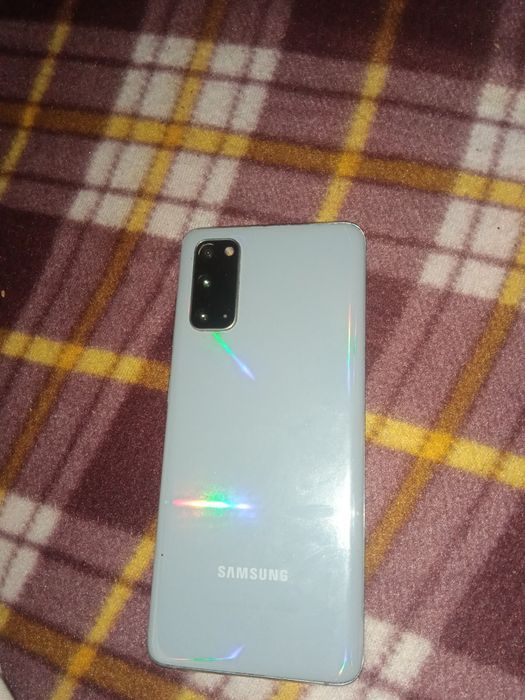 Vând sau schimb Samsung s20 5G