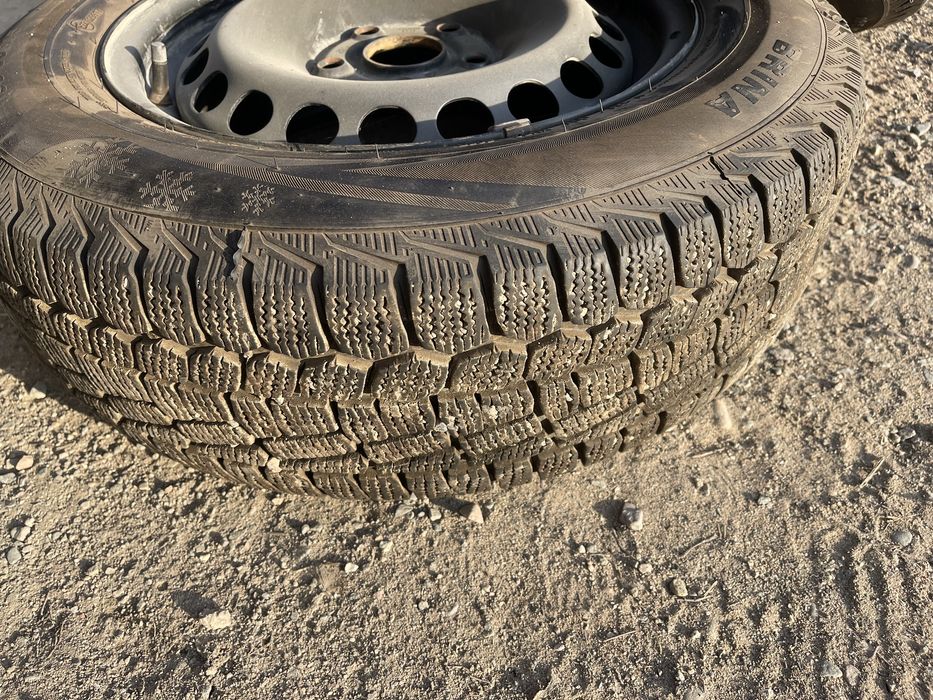 Зимие шины б/у как новая