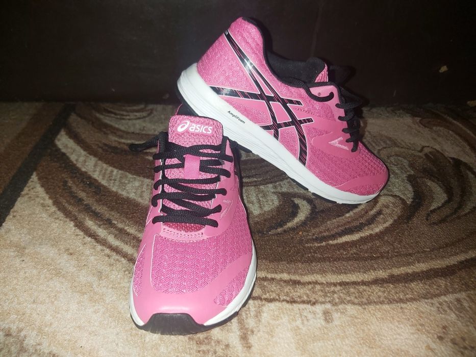 Маратонки  Asics Amplica