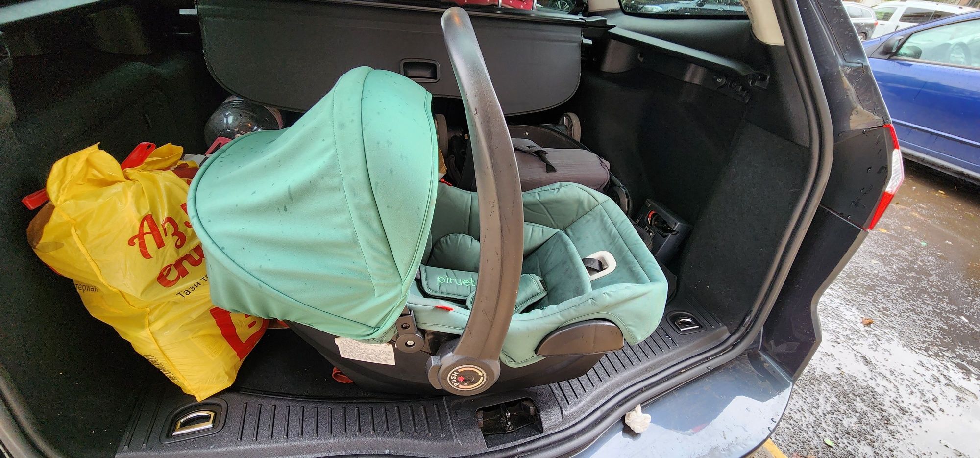 Продавам бебешка количка Chipolino Piruet 3 in 1