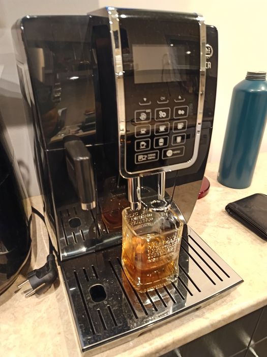DeLonghi Dinamika кафе машина
