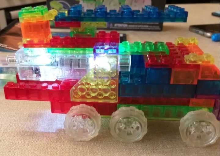 Светещ конструктор