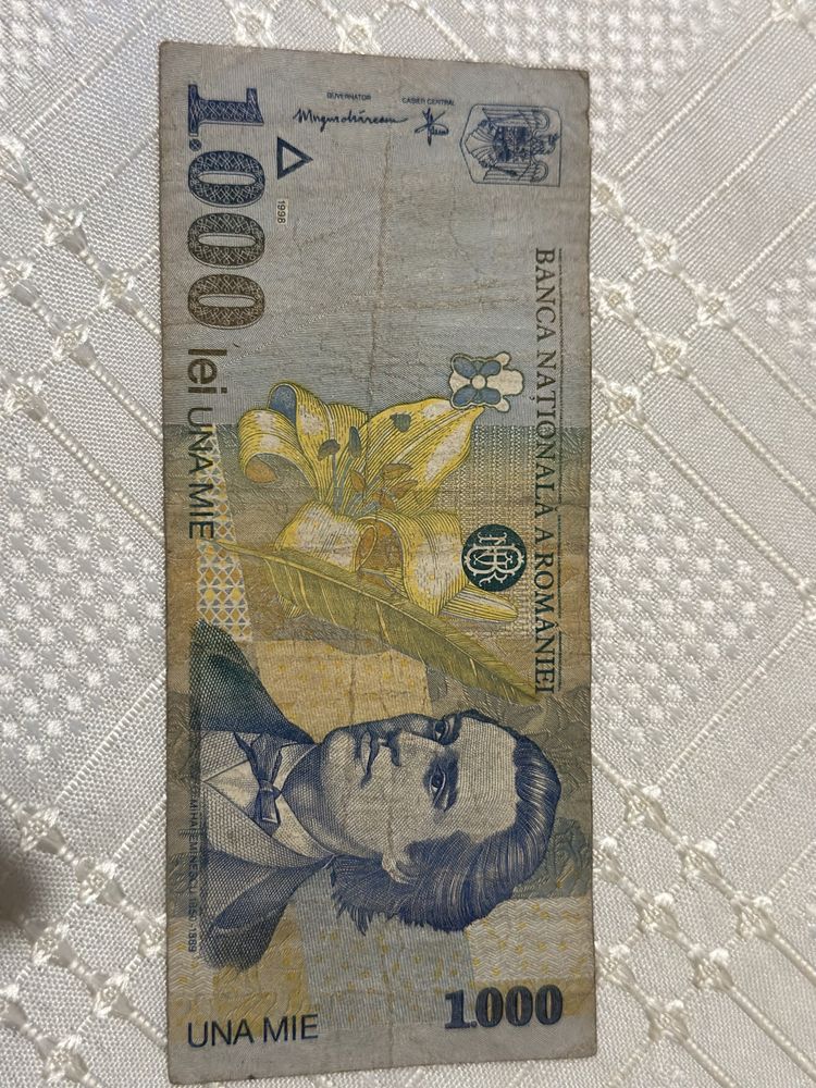 O bancnota de 1000 lei vechi