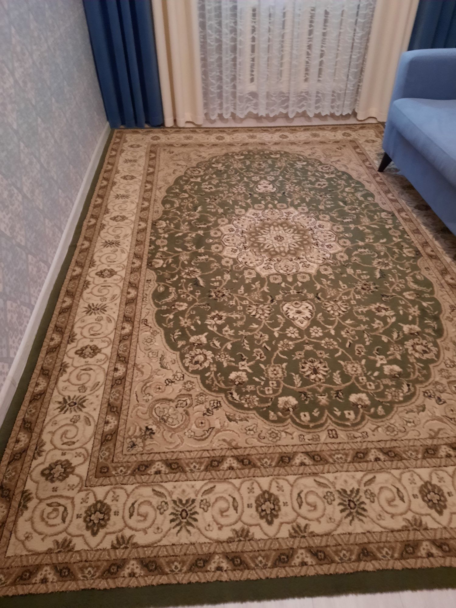 Продается ковер 2x3