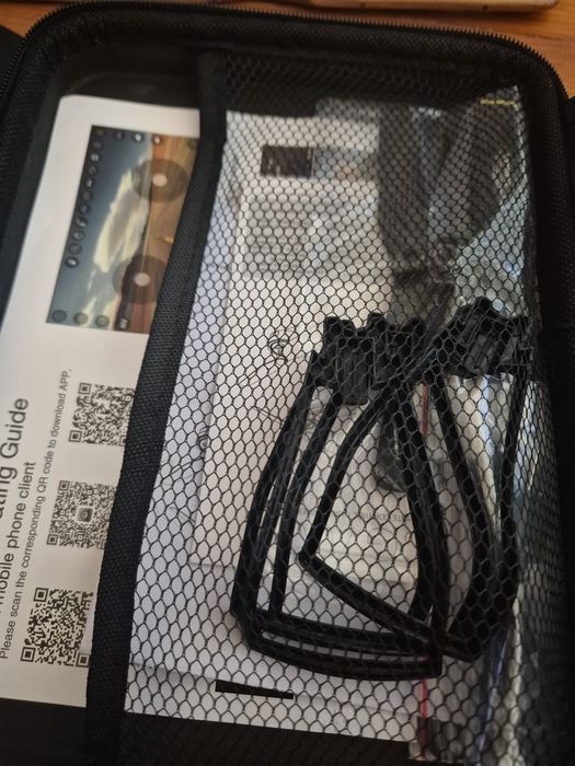 Продавам дрон SG700D