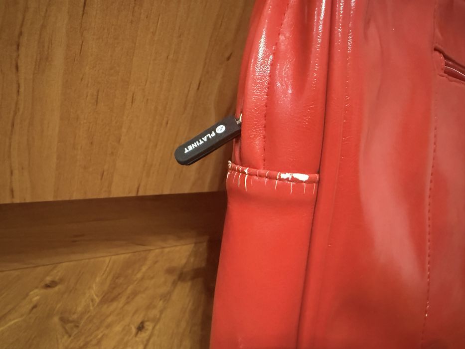 Чанта за лаптоп в червено