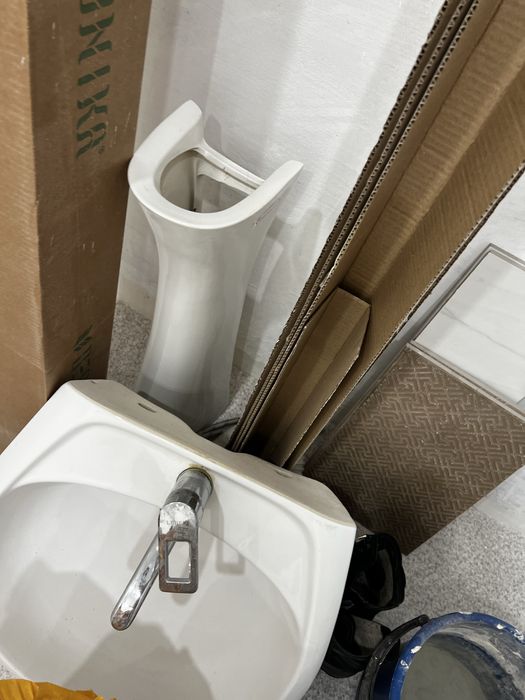 Продам раковину с пьедесталом