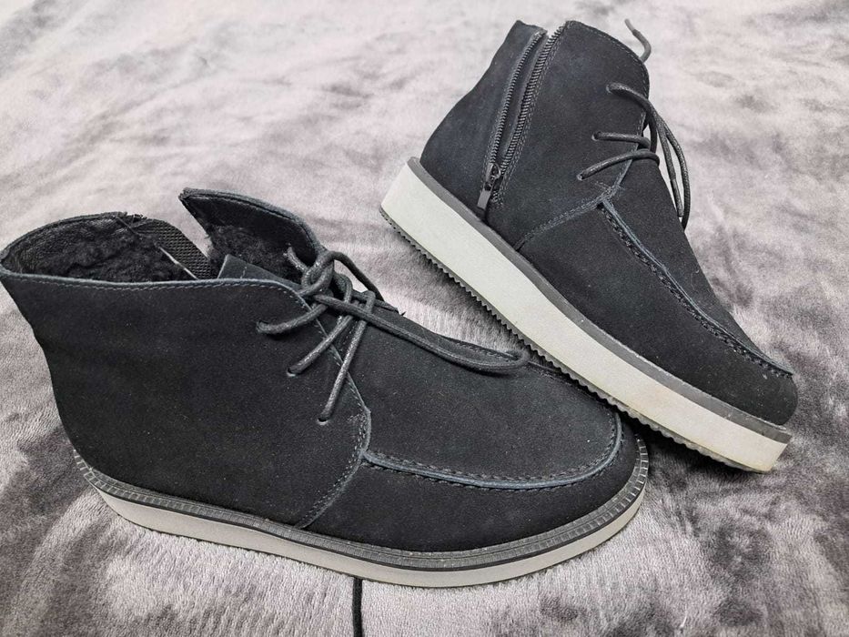 Продам ботиночки зимние. Натуралка, новые, 37 размер.