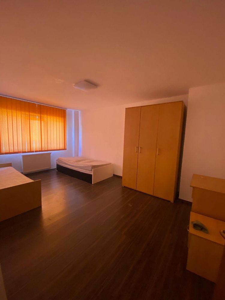 Inchiriez apartament