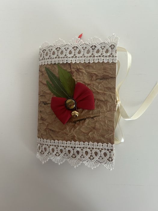 Продавам ръчно направени коледни скрапбук тефтери