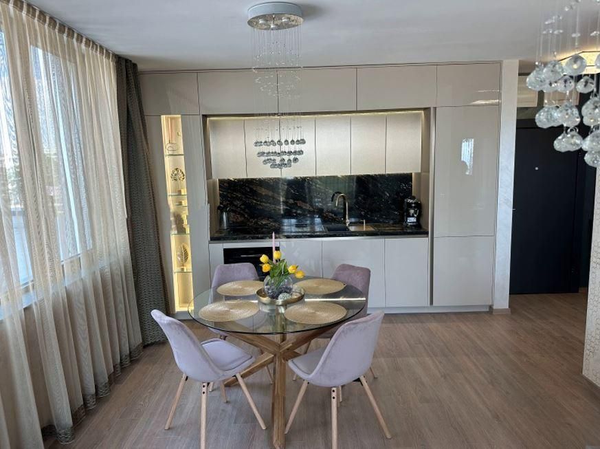 Дава се под наем Двустаен апартамент в Варна, Чайка - 66 кв.м за 1100 € - Снимка #1