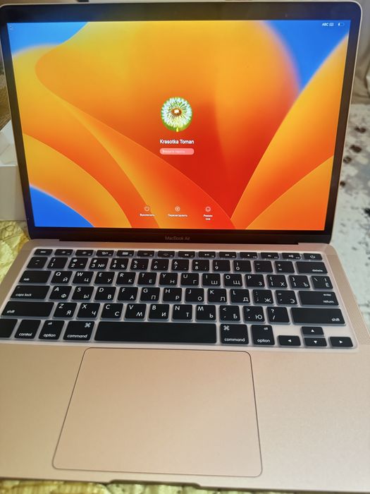 Срочно продам новый mac book air 13