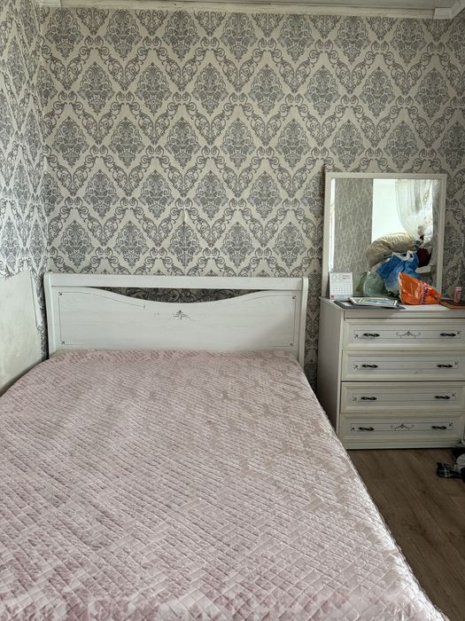 Продаю спальный гарнитур