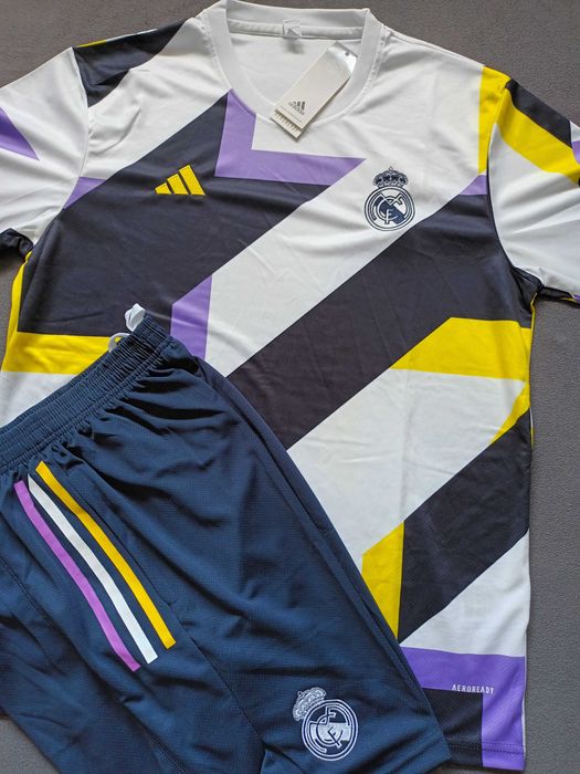 Перфектният Коледен Подарък!Официален тренировъчен екип на Реал Мадрид