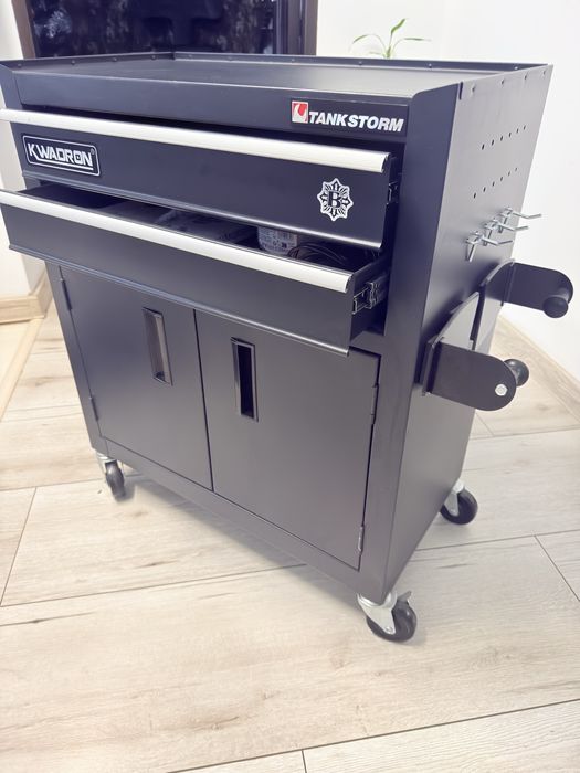 Statie tatuat mobila