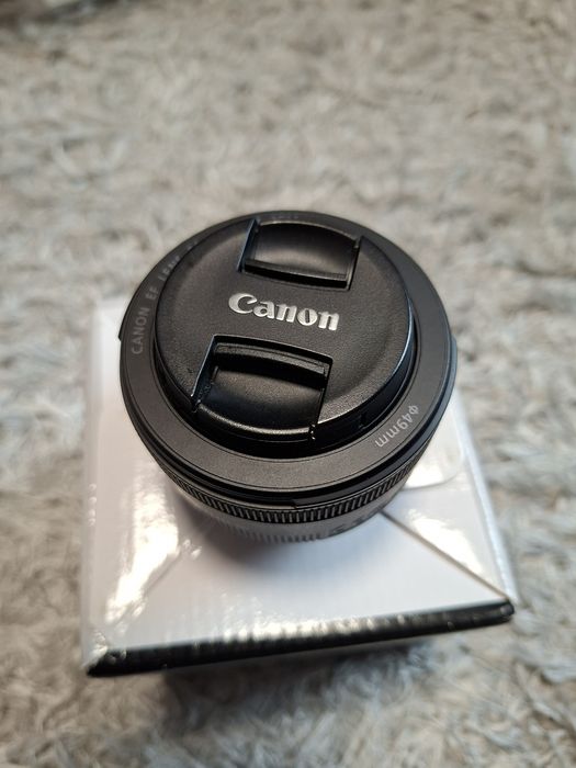 Обектив Canon EF 50mm f/1.8 STM