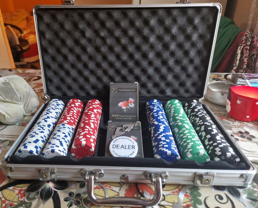 Set Poker 500 jetoane – stare perfectă – valiză aluminiu