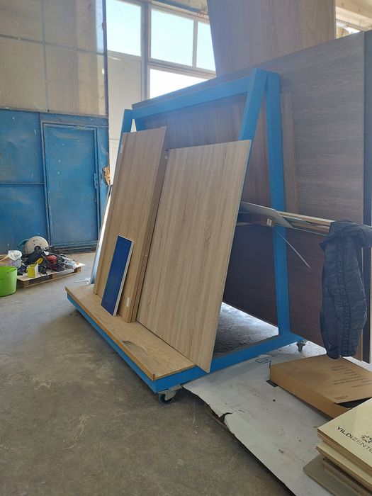 Mese atelier mobila și capra cu role