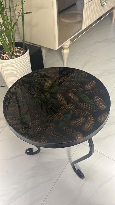 Продам стол ручной работы из эпоксидной смолы