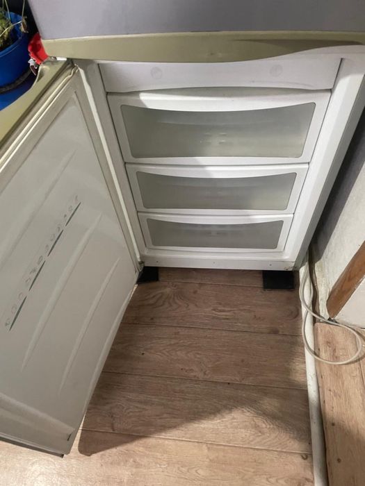 Продам холодильник