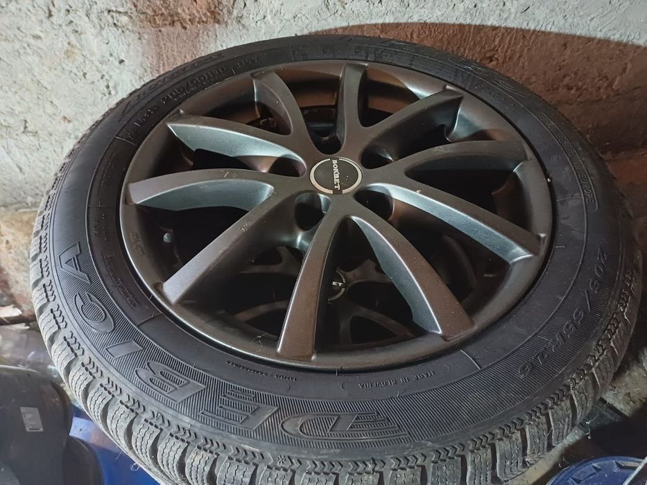 Vând Passat B6. Mașina funcționează perfect.
